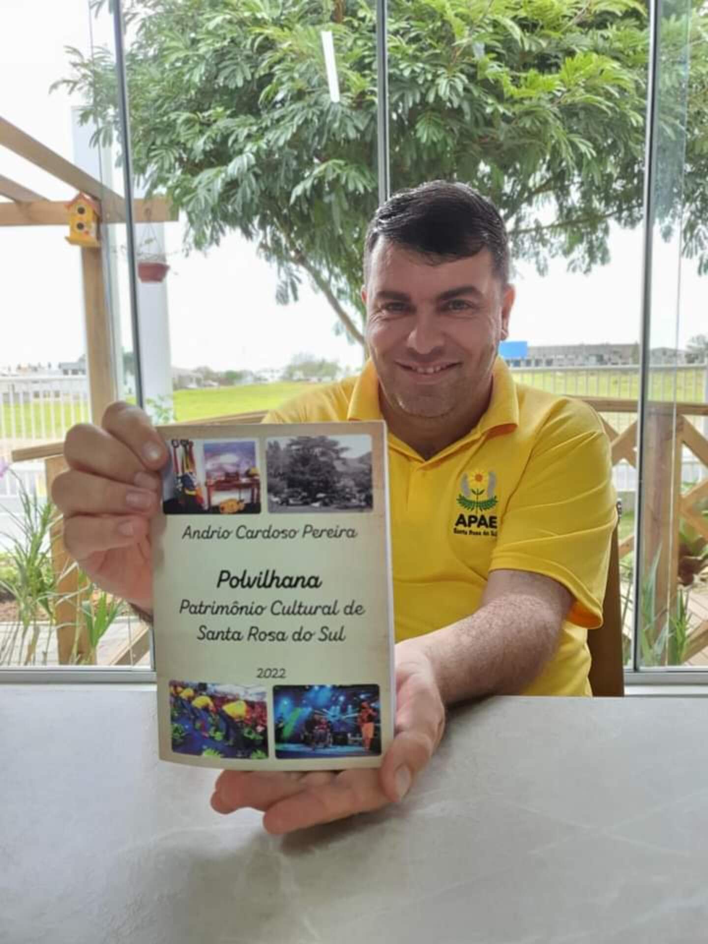 Professor Andrio Cardoso Pereira divulga Polvilhana: Patrimônio Cultural de Santa Rosa do Sul, o qual foi publicado em 2022